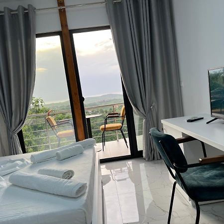Restorant Hotel Xheni Драч Екстериор снимка