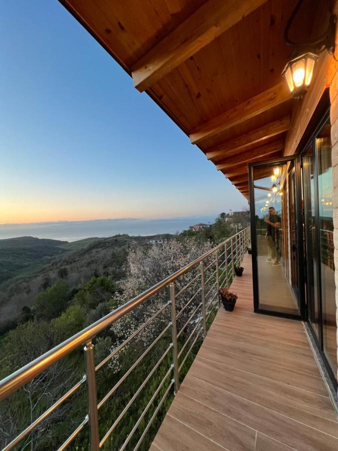 Restorant Hotel Xheni Драч Екстериор снимка