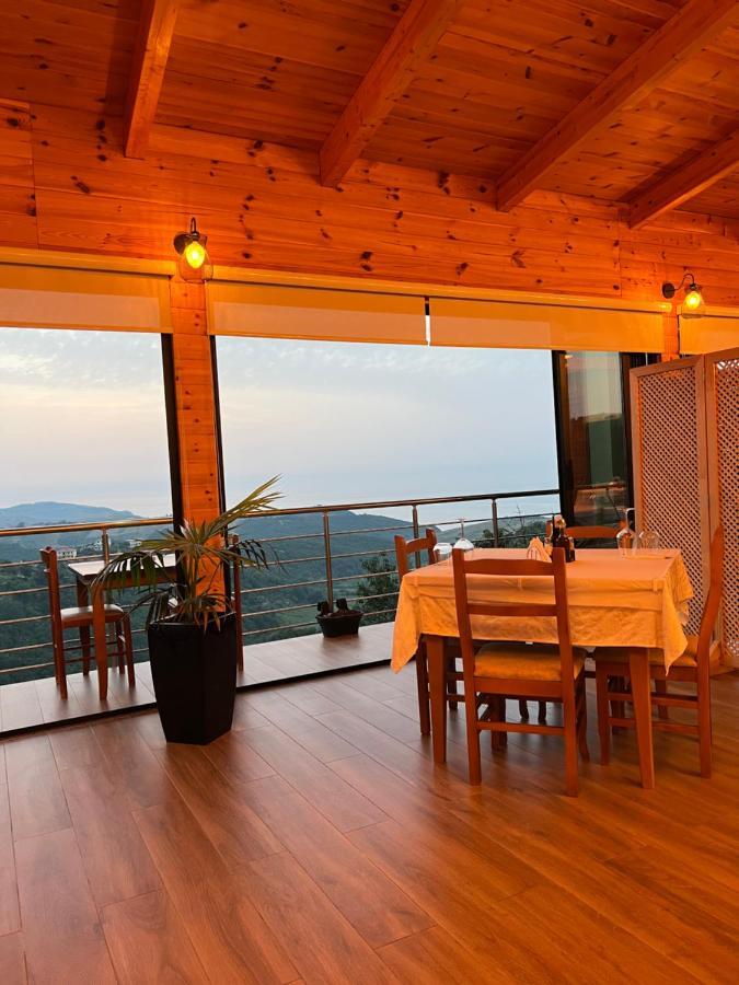 Restorant Hotel Xheni Драч Екстериор снимка