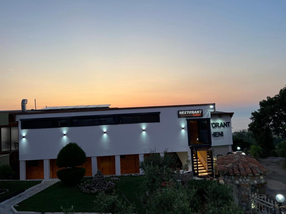 Restorant Hotel Xheni Драч Екстериор снимка