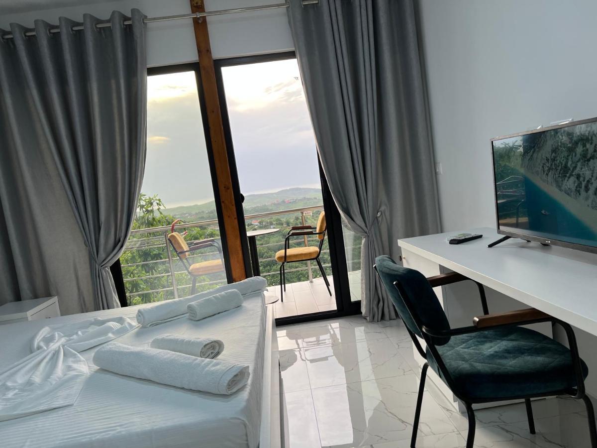 Restorant Hotel Xheni Драч Екстериор снимка
